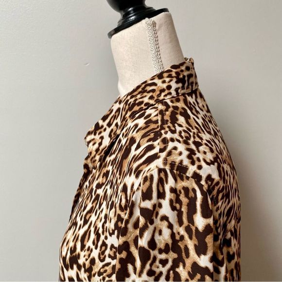 Banana Republic Dillon Classic Fit Buttondown Shirt in Animal/Leopard Print - Picture 11 of 13